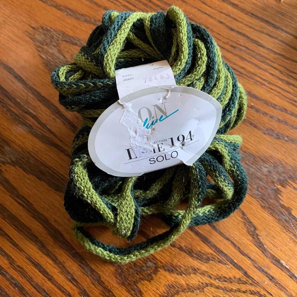On Line Linie 194 Solo Yarn 50g Merino Wool Blend Green Two Tone Super Bulky